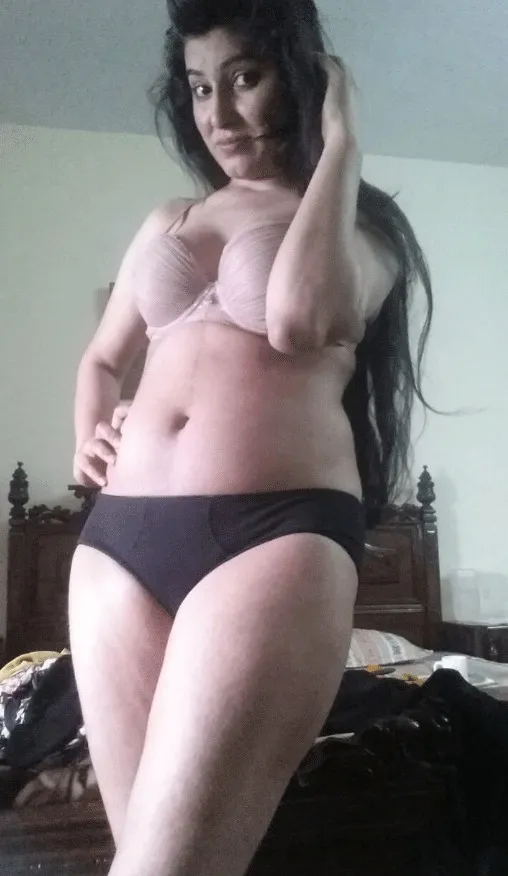 কুমারী ভারতীয় কলেজ মেয়ে ক্যামে নগ্ন হচ্ছে - ছবি 3